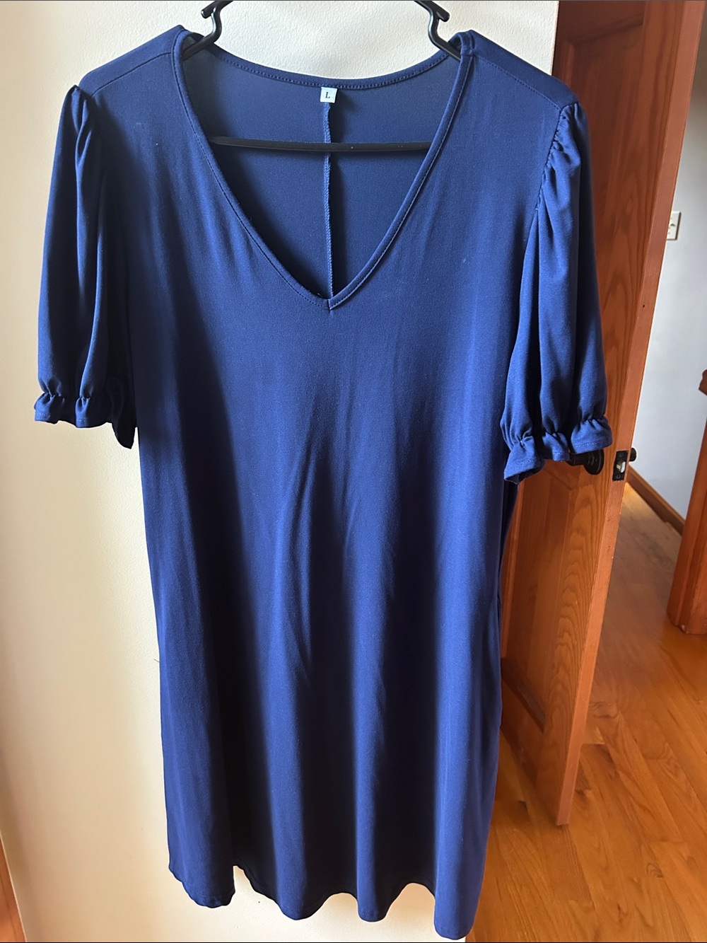 Women's Navy V-Neck Puff Sleeve Top